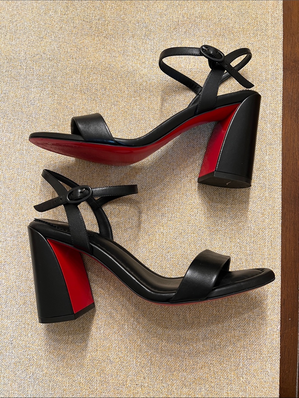 ❤️ Christian Louboutin Miss Jane Sandal Black Leather Ankle-Strap Sandals - Picture 3 of 10